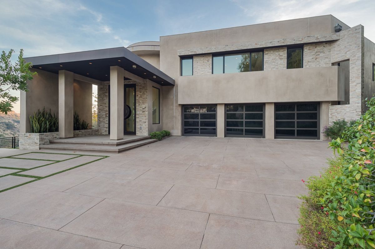 Front elevation of the 2501 Zorada Drive estate